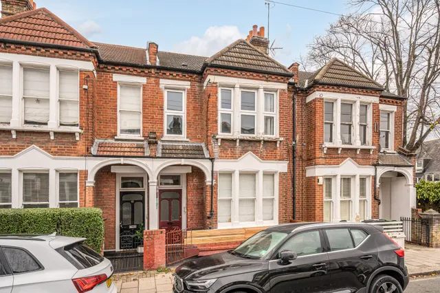 Ground Floor Flat, 67 Hazelbourne Road, London, photo 1