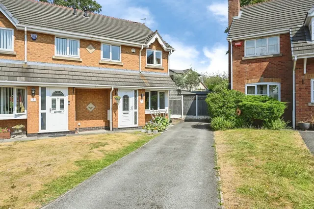 Rosemary Drive, NEWTON-LE-WILLOWS, Merseyside, WA12, photo 1