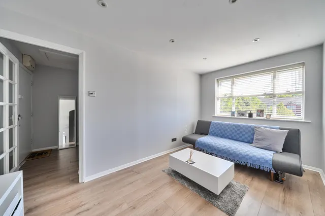 43 Macmillan Way, London, photo 1