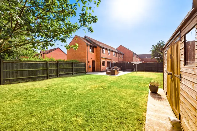 Photo 2 — Wrens Park, Middleton, Milton Keynes, Milton Keynes, MK10 9BH