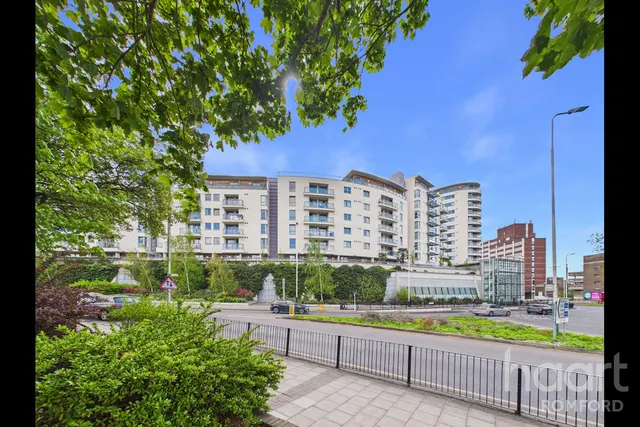 Mercury Gardens, Romford, RM1, photo 1