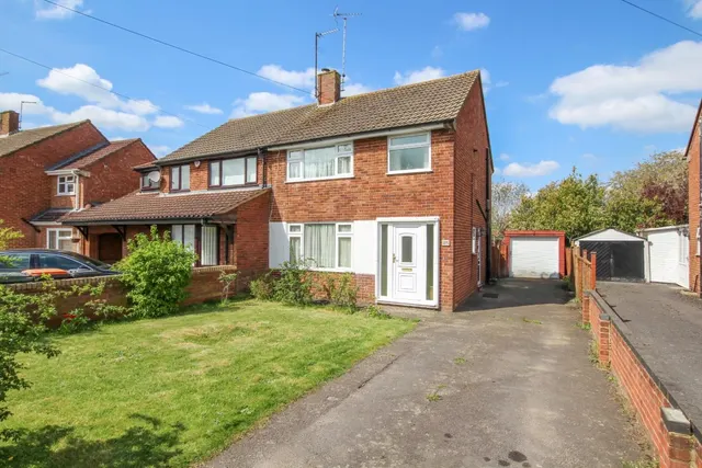 Brooklands Drive, Leighton Buzzard, photo 1