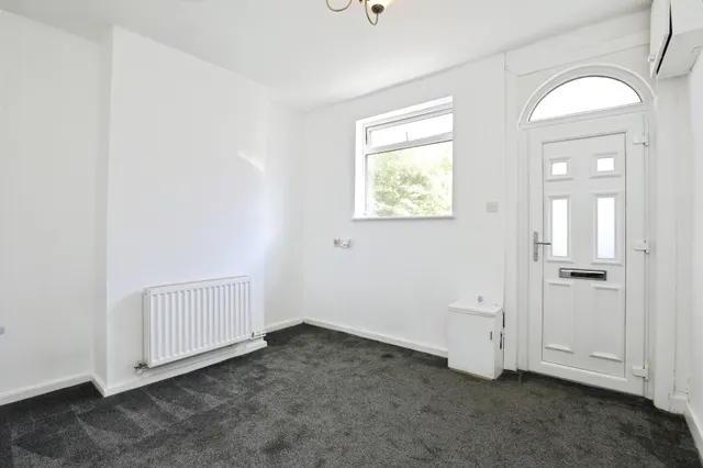 Regent Street, Moulton, CW9, photo 3