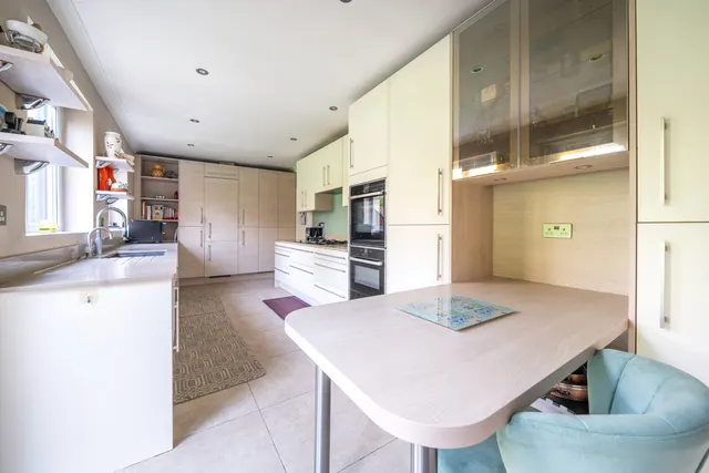 Eastglade, Pinner, HA5, photo 3