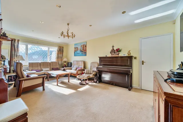 Eastglade, Pinner, HA5, photo 2