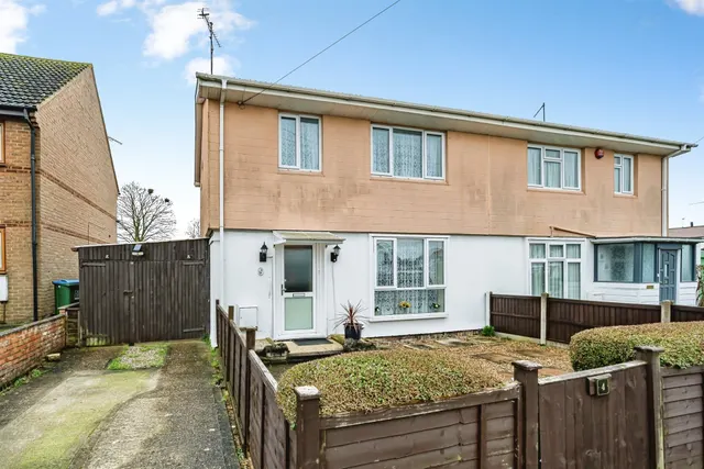 Birch Court, Aylesbury, photo 1