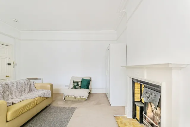 Photo 3 — Warham Road, South Croydon, CR2