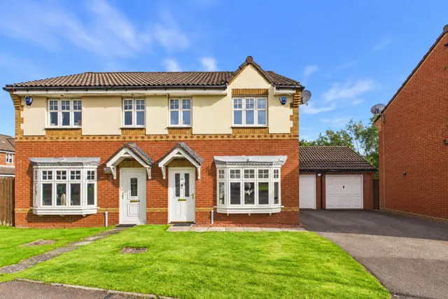 Alder Gate, Cambuslang, photo 1