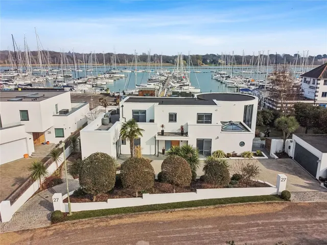 Crowsport, Hamble, Southampton, Hampshire, SO31 4HG, photo 1