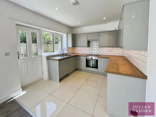 Burnage Lane, Heaton Mersey/ East Didsbury, M19, photo 3