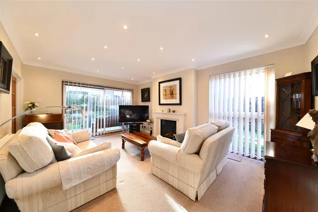 Photo 2 — Whitney Drive, Stevenage, Herts, SG1 4BJ