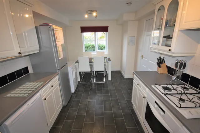 Photo 2 — Parkinson Drive, CHELMSFORD, CM1 3GW