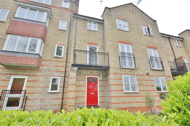 Photo 3 — Parkinson Drive, CHELMSFORD, CM1 3GW