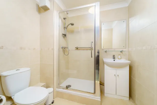 Parkland Grove, Ashford, TW15, photo 3