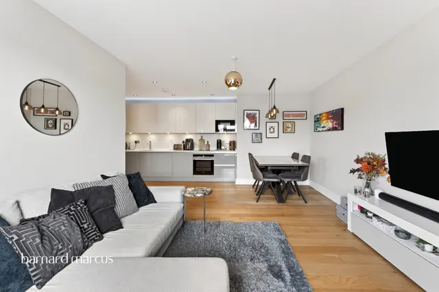 East Street, Epsom, KT17, photo 3