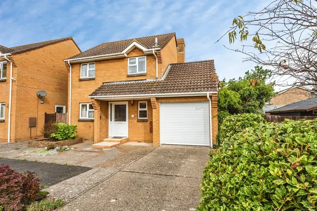 Blakes Way, Eastbourne, photo 1