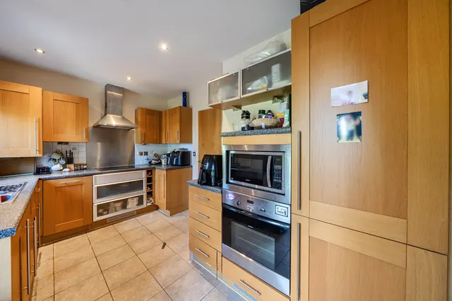 Photo 2 — Linden Avenue, Watford, WD18