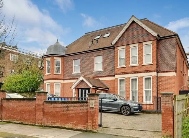 Eaton Rise, Ealing, W5, photo 1