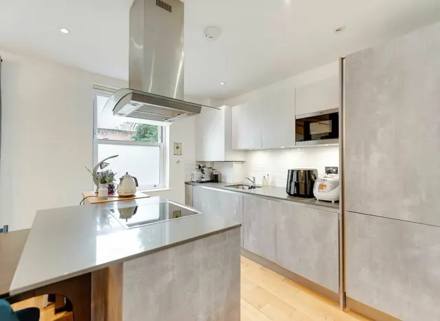 Photo 3 — Eaton Rise, Ealing, W5