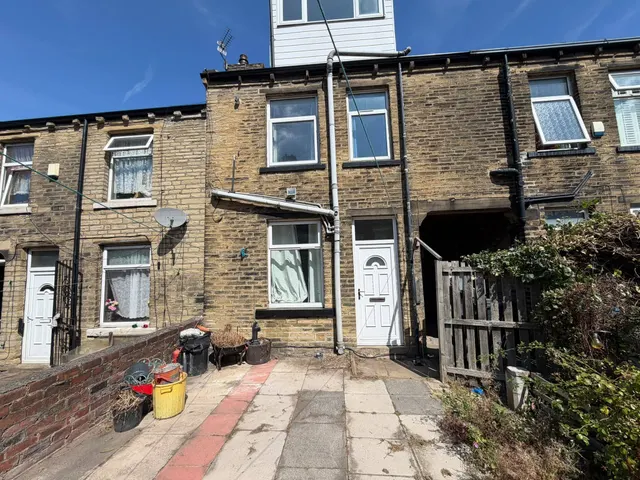 Chellow Street, BRADFORD, photo 1