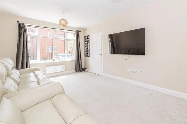 Prunus Drive, Wellingborough, photo 2
