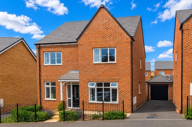 Prunus Drive, Wellingborough, photo 1
