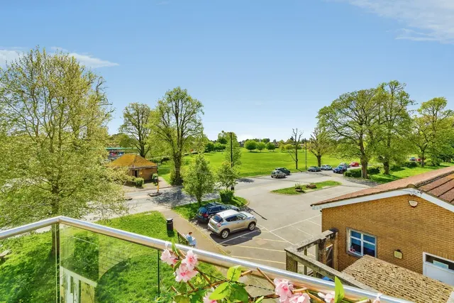 Chaldon Road, Caterham, CR3, photo 1