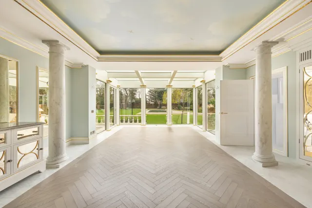 The Bishops Avenue, London, N2, photo 1