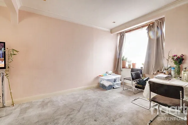 Lyndhurst Road, Greenford, UB6, photo 3