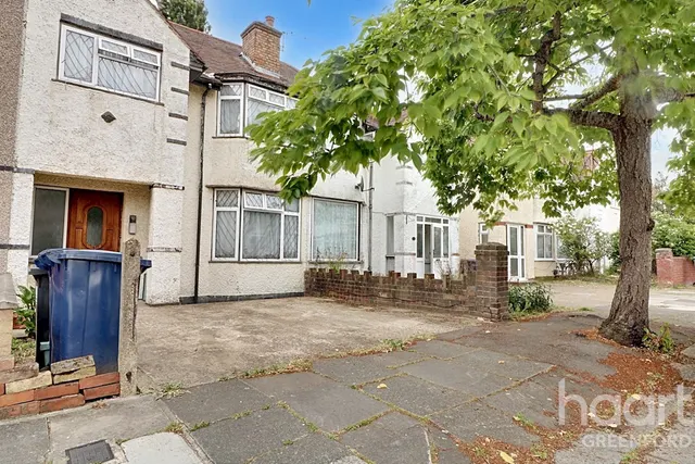 Lyndhurst Road, Greenford, UB6, photo 1