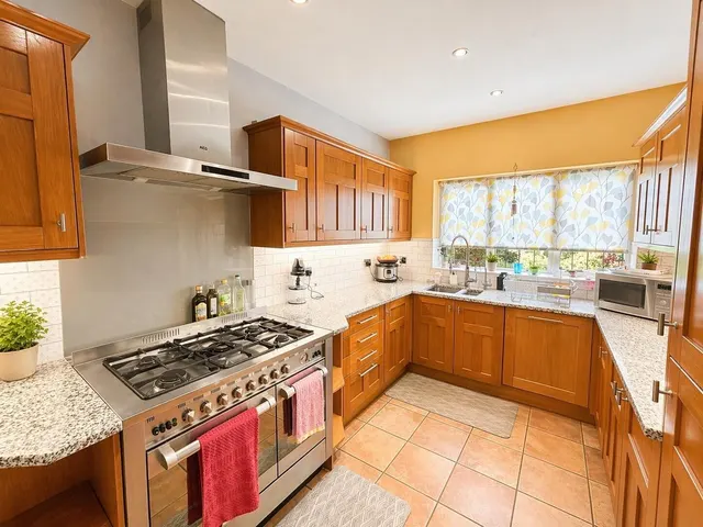 Lynmouth Cresent, MK4, photo 3