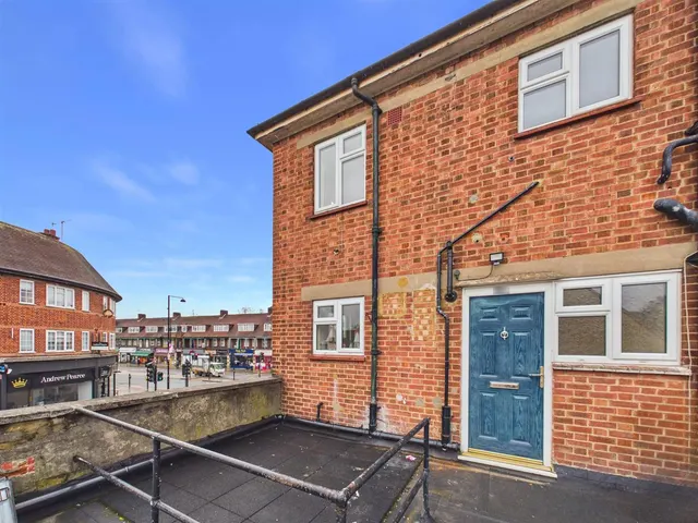 Field End Road, Pinner, Middlesex, HA5 1RD, photo 1