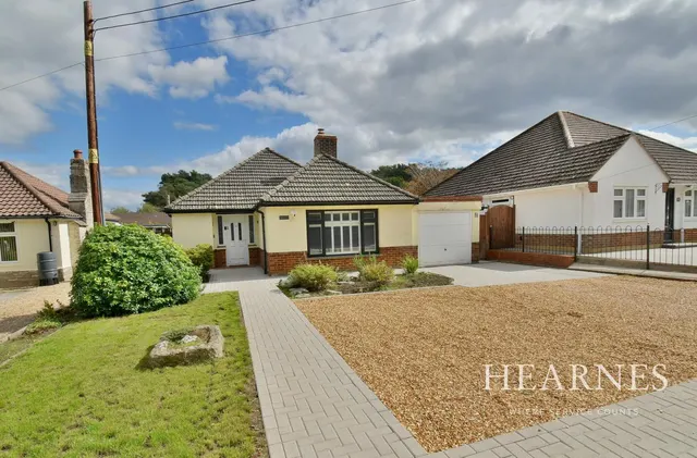 Award Road, BH21, photo 1