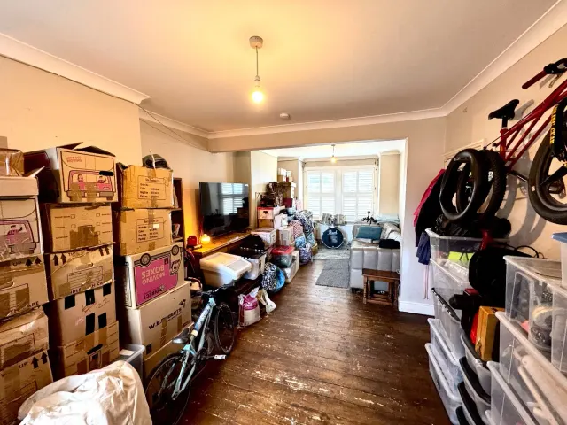 Photo 2 — Swingate Lane, Plumstead, London, SE18 2DB