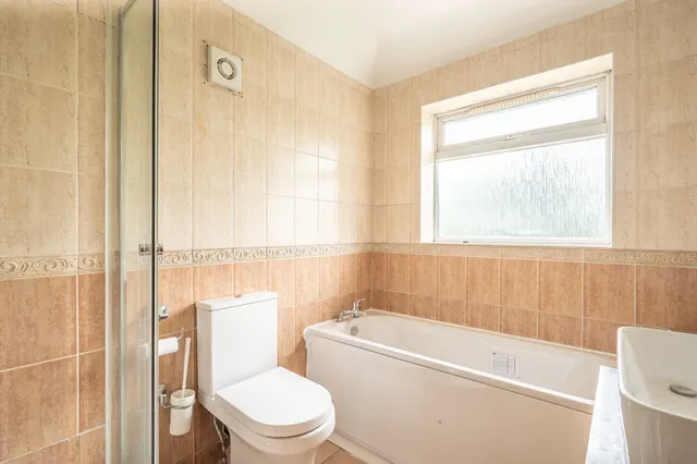 Photo 3 — 52 Brampton Grove, Wembley