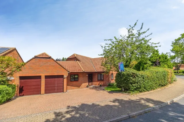 Belvoir Avenue, Emerson Valley, MK4, photo 1