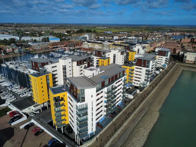 Midway Quay, Eastbourne, BN23, photo 2