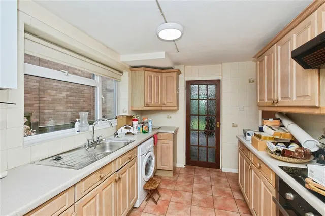 Photo 2 — Loxton Court, Mickleover, DERBY