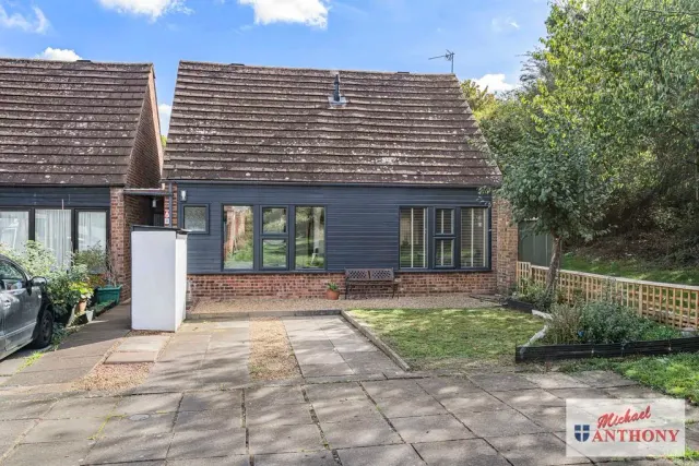 Butlers Grove, Great Linford, MK14, photo 1