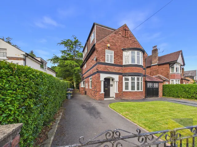 Park Lane, Penwortham, Preston, Lancashire, PR1 9JB, photo 1