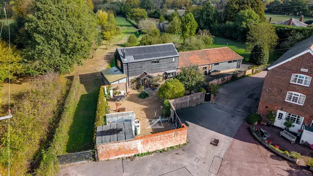 Lucks Lane, Paddock Wood, TN12, photo 1