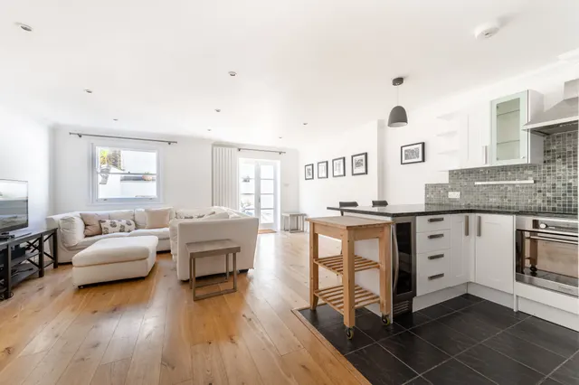 Flat 2, 63-64 Leinster Square, London, photo 1