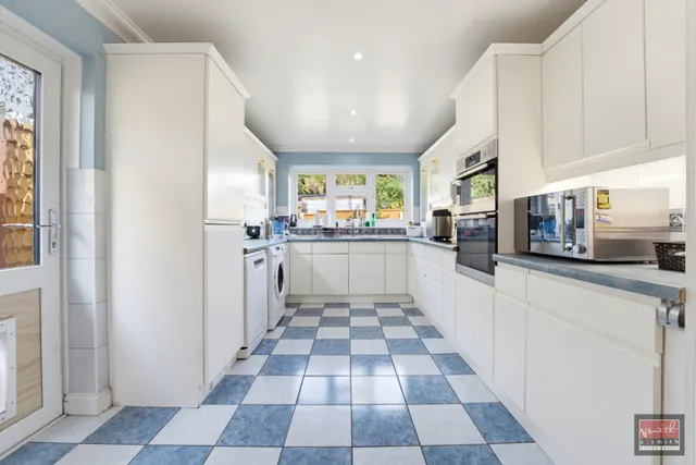 Hithermoor Road, Staines-upon-Thames, TW19, photo 3