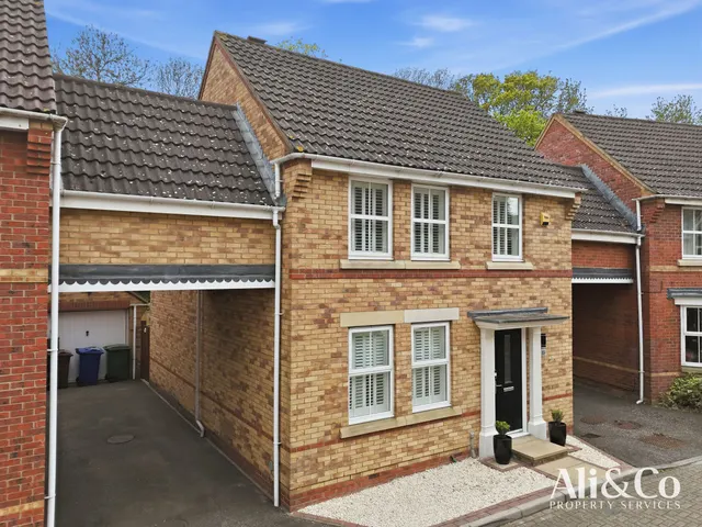 Maunder Close, Grays, Essex, RM16 6BW, photo 1
