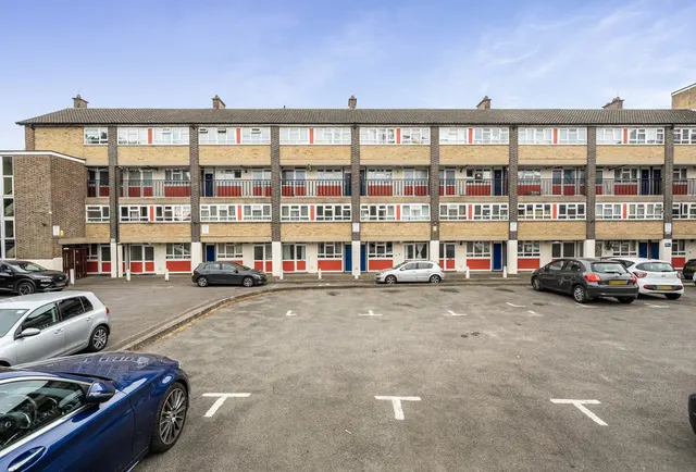 London Road, Mitcham, CR4 4BH, photo 1