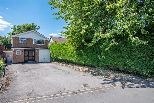Wildmoor Lane, Catshill, Bromsgrove, Worcestershire, B61 0PA, photo 1