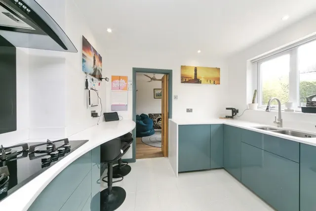 Maes Y Fron, Colwyn Bay, LL29, photo 2