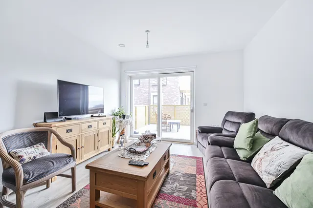 19 Wintergreen Court, Homerton High Street, LONDON, photo 1