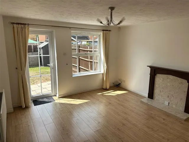 Photo 2 — Dupre Close, Cippenham, Slough, SL1
