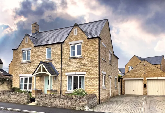 Spire View, Cirencester, GL7, photo 2